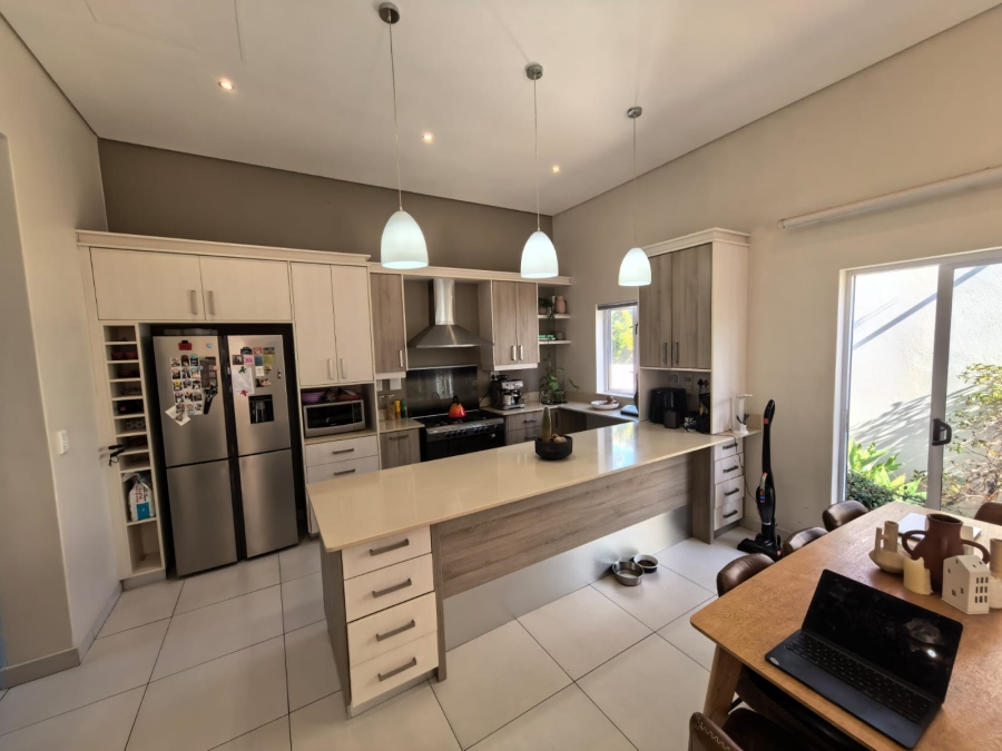 To Let 3 Bedroom Property for Rent in Schonenberg Western Cape